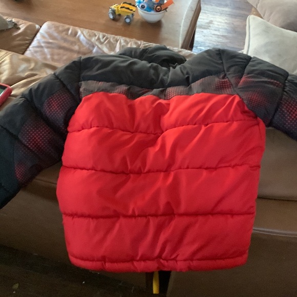 Vertical 9 boys size 5 6 red puffy winter jacket coat - Picture 3 of 8